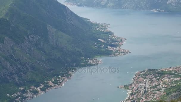 Bahía de Kotor desde las alturas. Vista desde el Monte Lovcen hasta la bahía — Vídeo de stock