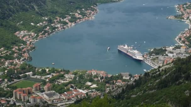 Boce Kotorské z výšin. Pohled z hory Lovcen do zátoky — Stock video