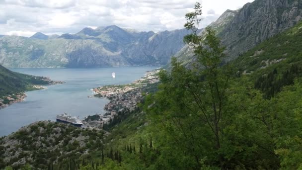 Boce Kotorské z výšin. Pohled z hory Lovcen do zátoky — Stock video