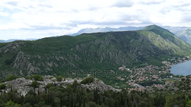 Zatoka Kotor z wysokości. Widok z góry Lovčen do zatoki — Wideo stockowe