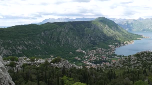 Fjärden av Kotor från höjderna. Visa från Mount Lovcen Bay — Stockvideo