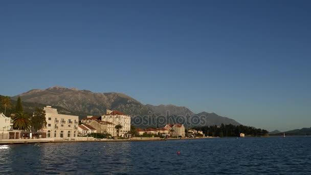 Vízparti Tivat, Montenegró. Kotor-öböl — Stock videók