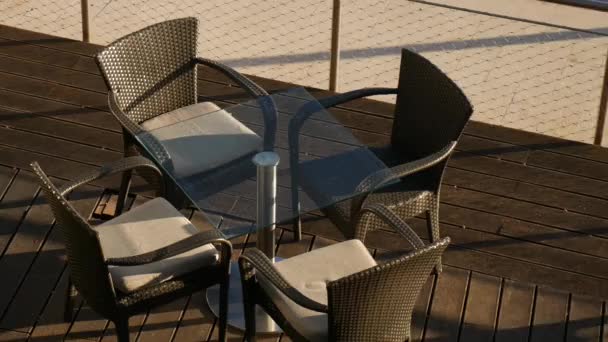 路上のカフェ テーブル。ストリート カフェ。Monten のレストラン — ストック動画
