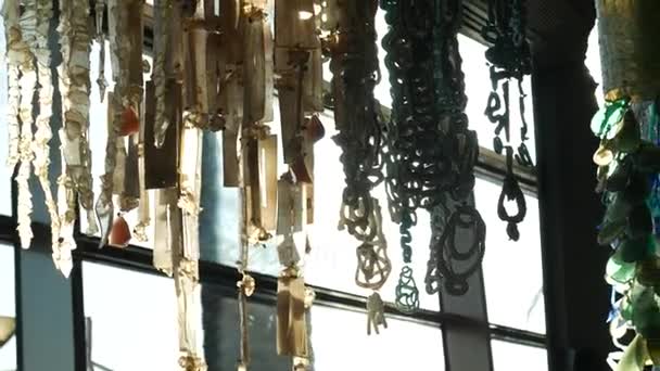 Le lustre du restaurant. Le design intérieur de la res 