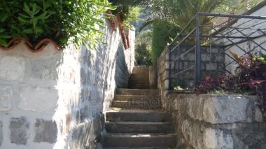 Karadağ, Park Milocer, Sveti Stefan'ın taş merdiven.