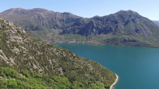 L'isola di Gospa od Skrpela, Kotor Bay, Montenegro. Vista da — Video Stock