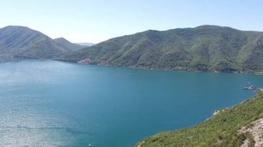 Gospa Adası Kotor Koyu'ndaki, Karadağ Skrpela od. Üzerinden görüntülemek