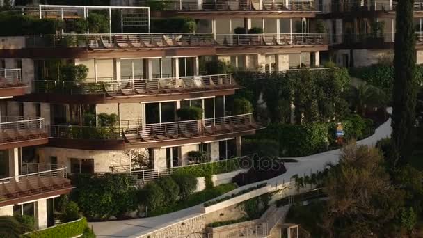 Budva, Karadağ'daki lüks otel kompleksi Dukley bahçeleri. Büyük — Stok video