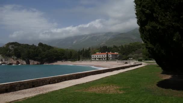 Villa Milocer je jedním z nejkrásnějších letovisek Bu — Stock video