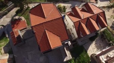 Villa denize yakın dağlarda. Karadağ, Koto Bay