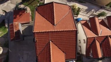 Villa denize yakın dağlarda. Karadağ, Koto Bay