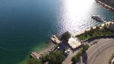 Villa denize yakın dağlarda. Karadağ, Koto Bay