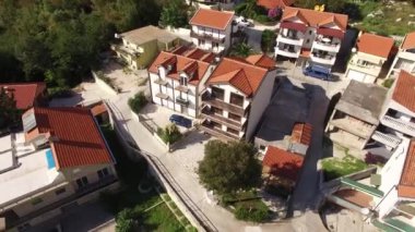 Villa denize yakın dağlarda. Karadağ, Koto Bay