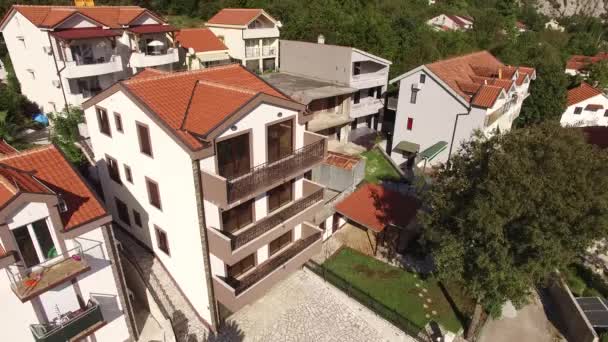 La villa dans les montagnes près de la mer. Monténégro, baie de Koto 