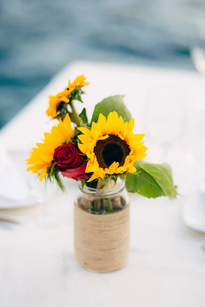 Sunflowers Pot Table Vase — Stock Photo, Image