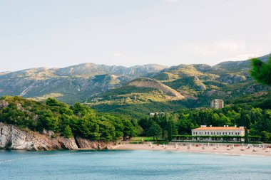 Park Milocer, Villa, Kraliçe plaj. Ada, Sveti Stefan yakınındaki Karadağ. Geniş çerçeve
