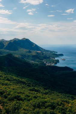 Budva Riviera Karadağ. Yalı ve dağlar