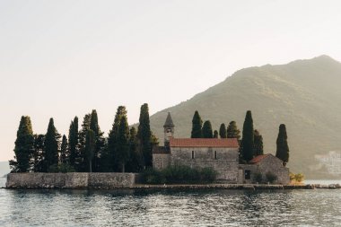 Gospa Adası od Skrpjela, Kotor Koyu'ndaki, Karadağ.