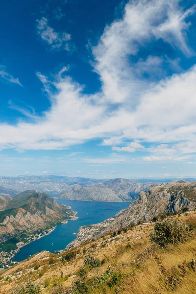 Baia di Kotor dalle alture. Vista dal Monte Lovcen alla baia — Foto Stock