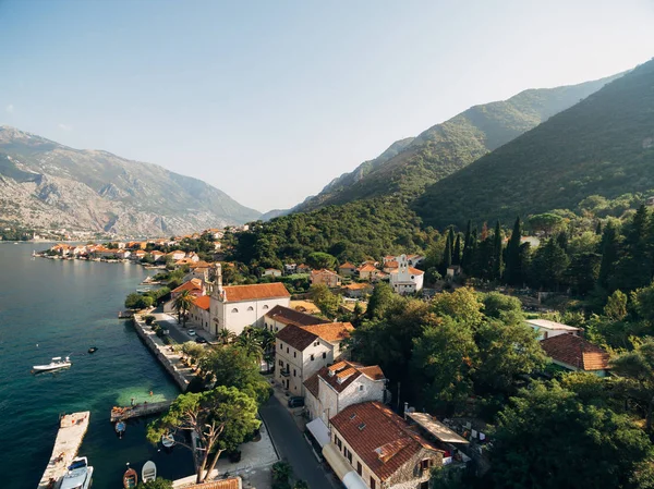 Prcanj, Montenegro, veduta dalla Chiesa della Natività del — Foto Stock