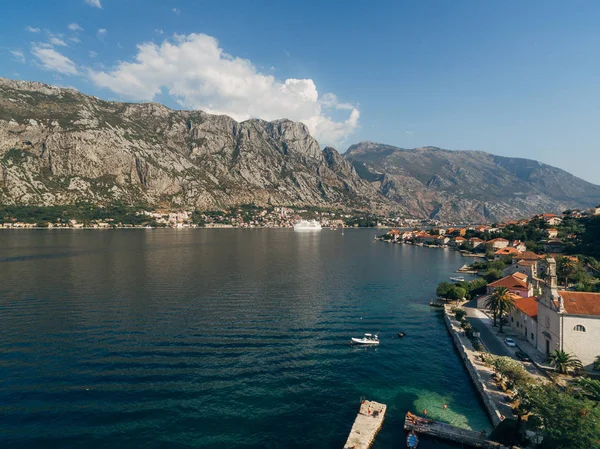 Prcanj, Montenegro, veduta dalla Chiesa della Natività del — Foto Stock