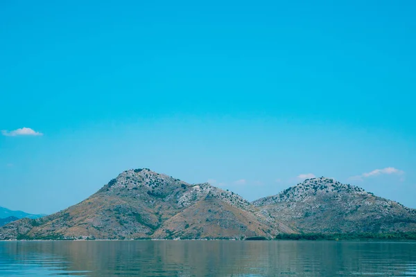 Lago Skadar em Montenegro. O maior lago de água doce do Ba — Fotografia de Stock