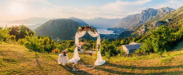 Cerimônia Casamento Nas Montanhas Montenegro — Fotografia de Stock