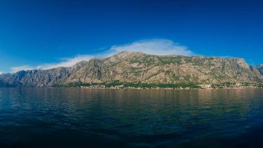 Güzel doğa dağlar manzara. Kotor Körfezi, Karadağ