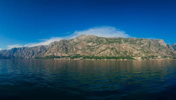 Bela Natureza Montanhas Paisagem Baía Kotor Montenegro — Fotografia de Stock