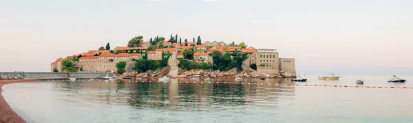 Ostrov Sveti Stefan. Panoramatický záběr — Stock fotografie