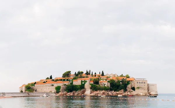 Isola di Sveti Stefan. Colpo panoramico — Foto Stock