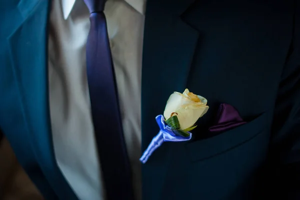 Bröllop blomma boutonniere brudgummen — Stockfoto