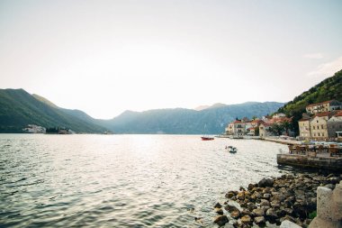 Eski Balık tutma kasaba Perast shore Kotor Körfezi