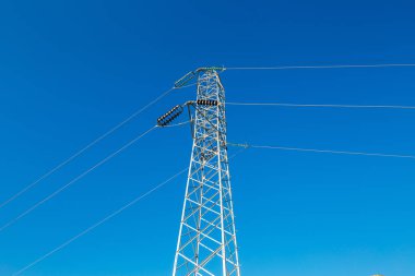 yüksek voltaj güç hattı