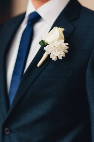 웨딩 꽃 boutonniere 신랑 — 스톡 사진