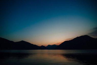 Kotor Koyu'ndaki Sunset'teki - Karadağ