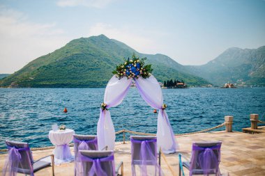 Düğün için kemer.