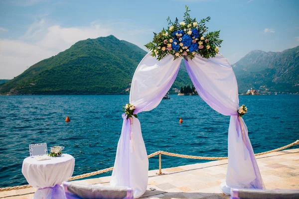 Arco para la ceremonia de boda —  Fotos de Stock