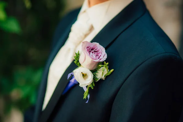 웨딩 꽃 boutonniere 신랑 — 스톡 사진