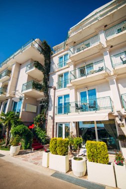 Dağlarda deniz kenarında Villa