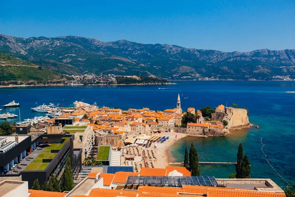 Vista panorâmica da Riviera Budva a partir do convés de observação — Fotografia de Stock