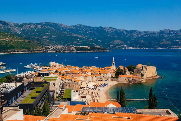 Vista panorâmica da Riviera Budva a partir do convés de observação — Fotografia de Stock