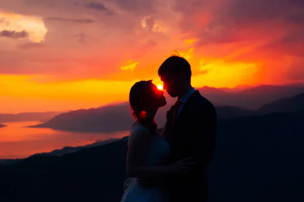 Silhuetas ao pôr do sol no Monte Lovcen — Fotografia de Stock