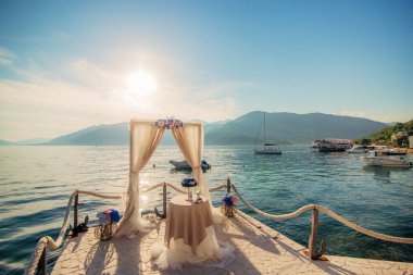 Düğün için kemer.