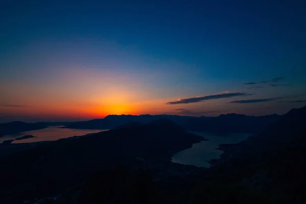 Sunset in Montenegro over the mountains and the sea — Stock Photo, Image