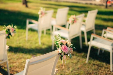 Düğün töreni için sandalye