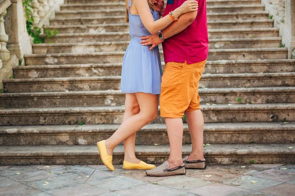 Voeten van mannen en vrouwen — Stockfoto