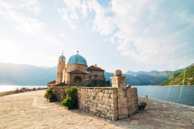 Gospa Adası od Skrpela Boko Kotorsky Körfezi'nde