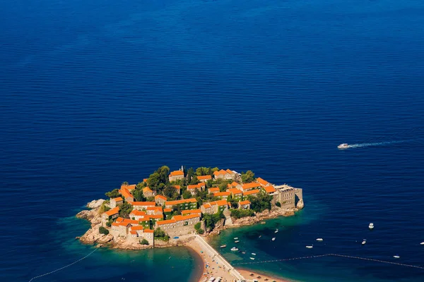 Ostrov Sveti Stefan. Panoramatický záběr — Stock fotografie