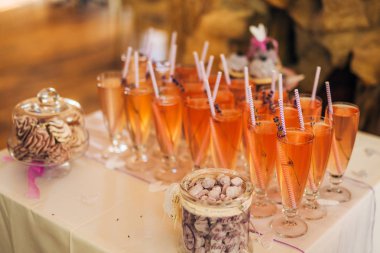 Limonata ve lavanta ile gözlük